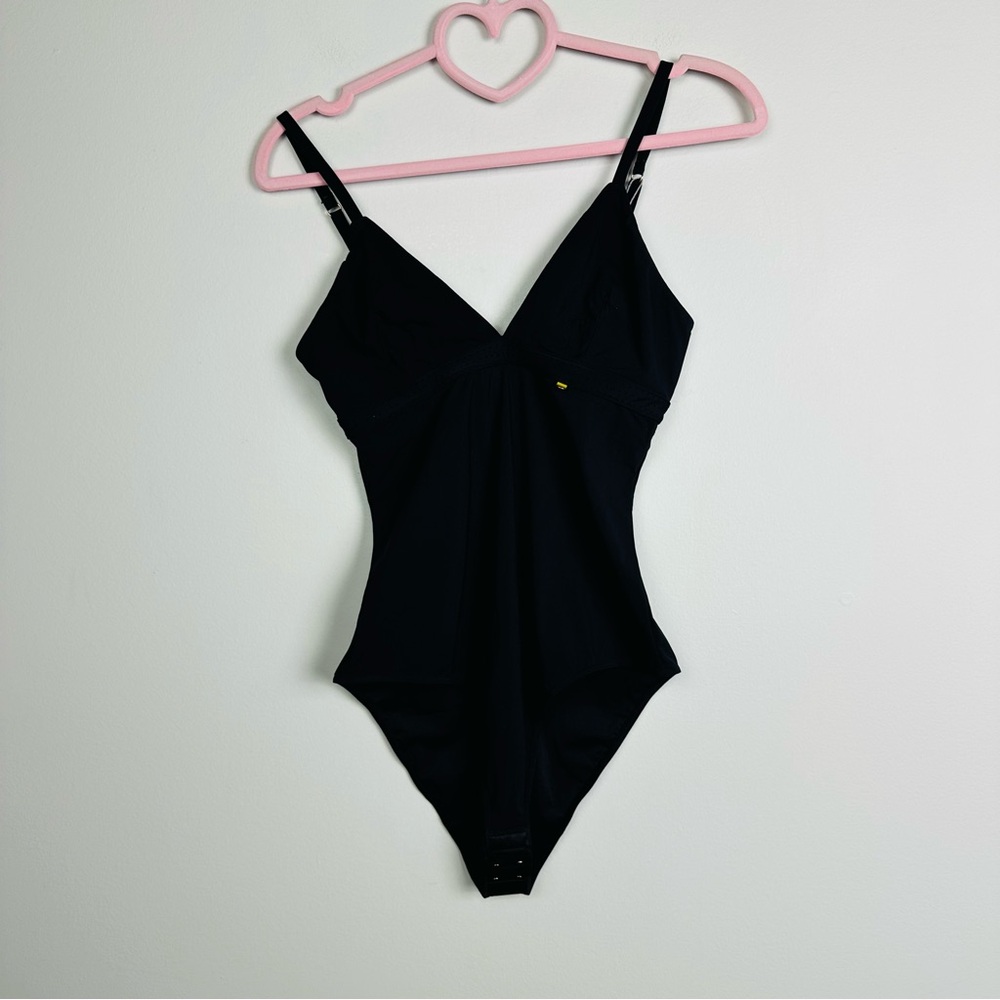 Elle Macpherson Body NWT The body bodysuit Sleek Black Shapewear Size Medium